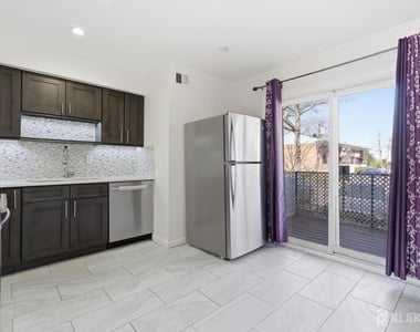 161 Evergreen Road - Photo Thumbnail 8