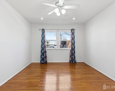 161 Evergreen Road - Photo Thumbnail 13