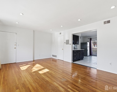 161 Evergreen Road - Photo Thumbnail 5