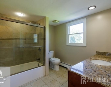 606 N Washington Avenue N - Photo Thumbnail 27