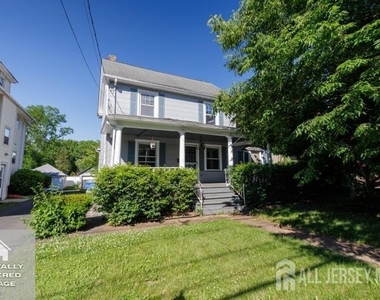 606 N Washington Avenue N - Photo Thumbnail 1