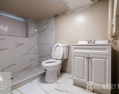 606 N Washington Avenue N - Photo Thumbnail 29