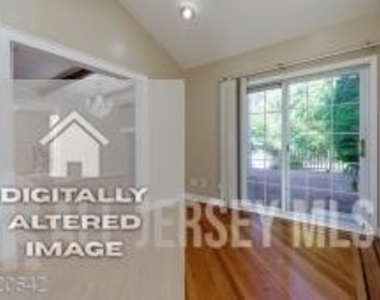 606 N Washington Avenue N - Photo Thumbnail 12