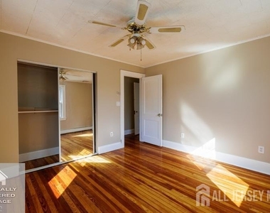 606 N Washington Avenue N - Photo Thumbnail 23