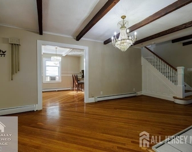 606 N Washington Avenue N - Photo Thumbnail 9