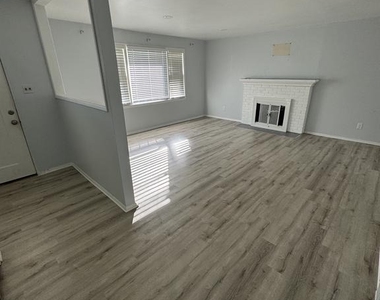 7410 Dickenson Street - Photo Thumbnail 2