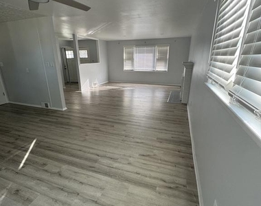 7410 Dickenson Street - Photo Thumbnail 4