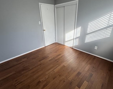 7410 Dickenson Street - Photo Thumbnail 7