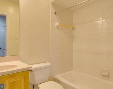 1489 Broadstone Place - Photo Thumbnail 12