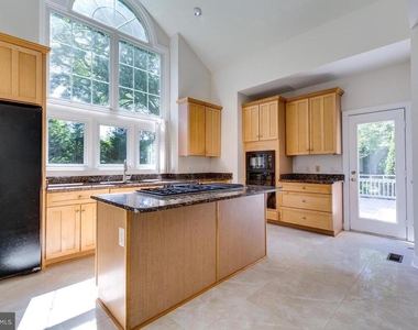 1489 Broadstone Place - Photo Thumbnail 6