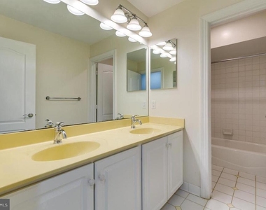1489 Broadstone Place - Photo Thumbnail 14