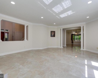 1489 Broadstone Place - Photo Thumbnail 4