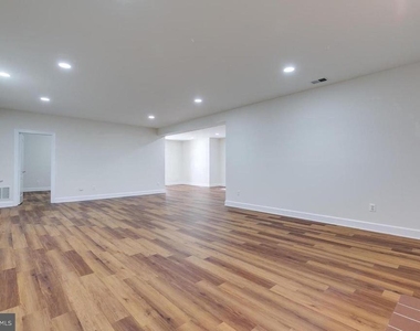 1489 Broadstone Place - Photo Thumbnail 17