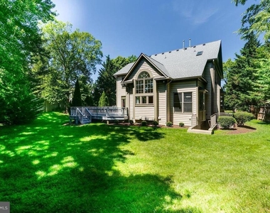 1489 Broadstone Place - Photo Thumbnail 19