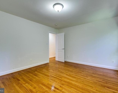 1489 Broadstone Place - Photo Thumbnail 13