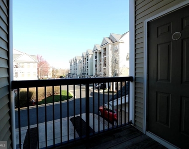 5117 Travis Edward Way - Photo Thumbnail 14