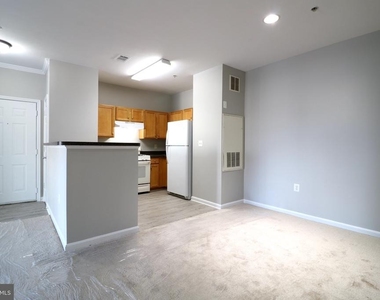 5117 Travis Edward Way - Photo Thumbnail 4