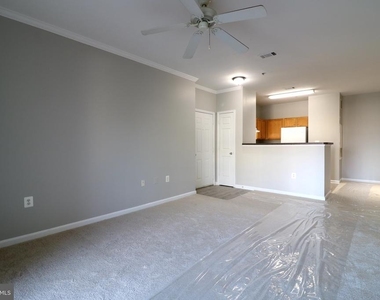 5117 Travis Edward Way - Photo Thumbnail 3