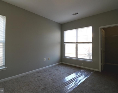 5117 Travis Edward Way - Photo Thumbnail 10