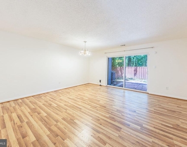 2232 Southgate Square - Photo Thumbnail 24