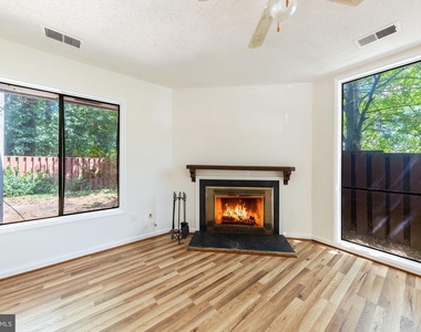 2232 Southgate Square - Photo Thumbnail 4