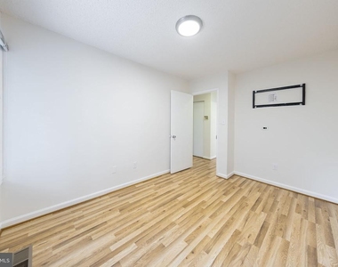 2232 Southgate Square - Photo Thumbnail 12