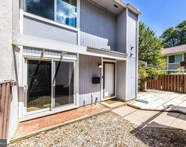 2232 Southgate Square - Photo Thumbnail 31