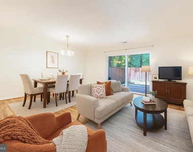 2232 Southgate Square - Photo Thumbnail 1