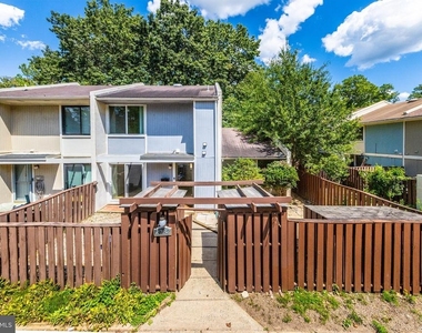 2232 Southgate Square - Photo Thumbnail 5