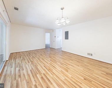 2232 Southgate Square - Photo Thumbnail 23