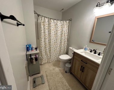 822 Caroline Street - Photo Thumbnail 8