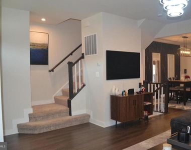 1015 Rampart Drive - Photo Thumbnail 34