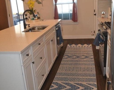 1015 Rampart Drive - Photo Thumbnail 9