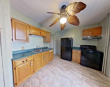 1819 W Market Street - Photo Thumbnail 3