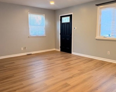 2126 N 12th Street - Photo Thumbnail 3