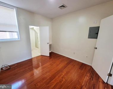 2987 Frankford Avenue - Photo Thumbnail 5