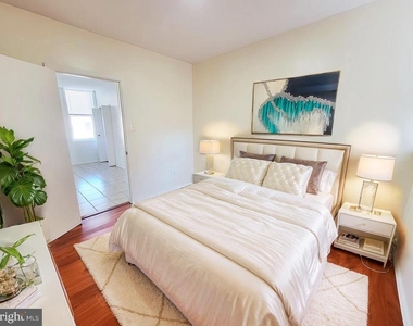 2987 Frankford Avenue - Photo Thumbnail 4