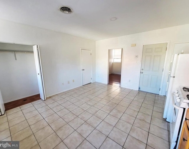 2987 Frankford Avenue - Photo Thumbnail 2