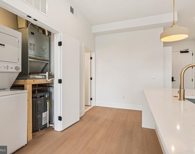 20 W Allens Lane - Photo Thumbnail 12