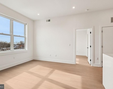 20 W Allens Lane - Photo Thumbnail 13