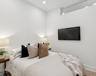 20 W Allens Lane - Photo Thumbnail 12