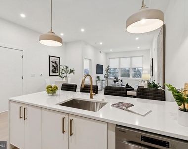 20 W Allens Lane - Photo Thumbnail 7