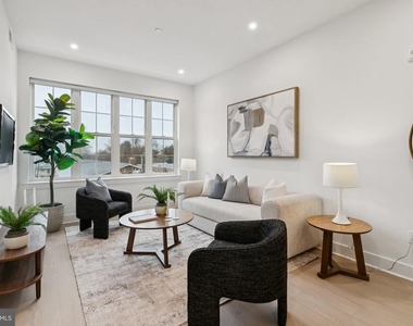 20 W Allens Lane - Photo Thumbnail 6
