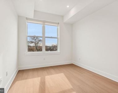 20 W Allens Lane - Photo Thumbnail 16