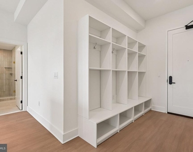 20 W Allens Lane - Photo Thumbnail 5