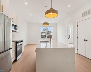 20 W Allens Lane - Photo Thumbnail 8