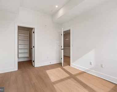 20 W Allens Lane - Photo Thumbnail 17
