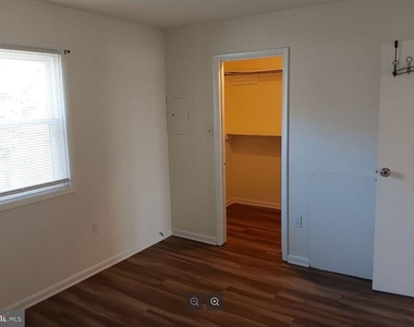 5304 Jackson Street - Photo Thumbnail 4