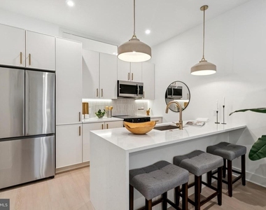 20 W Allens Lane - Photo Thumbnail 14