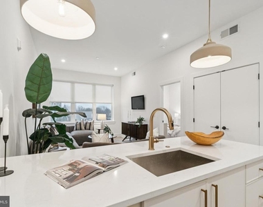 20 W Allens Lane - Photo Thumbnail 17